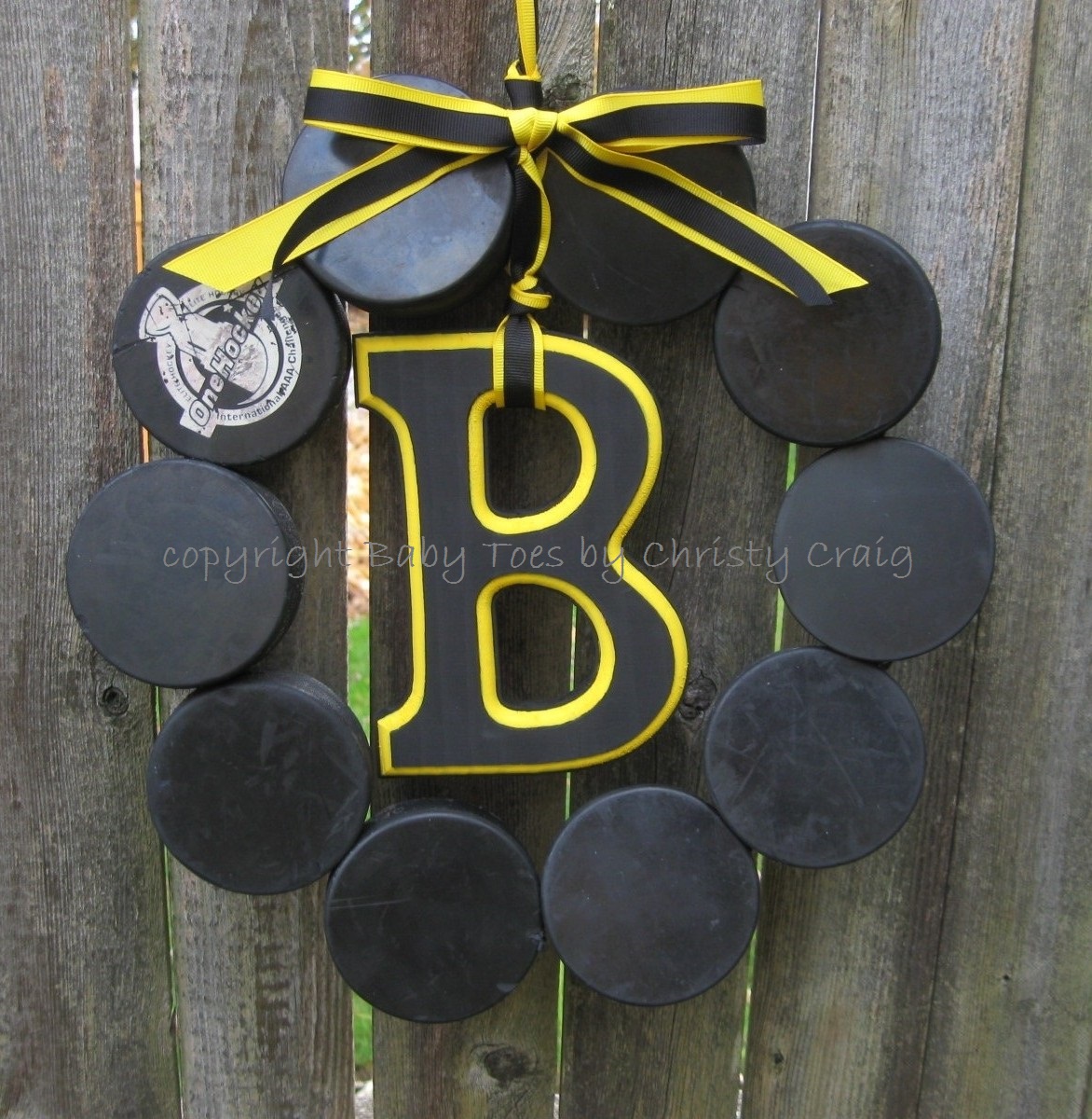 Hockey Love Wreath With Letter